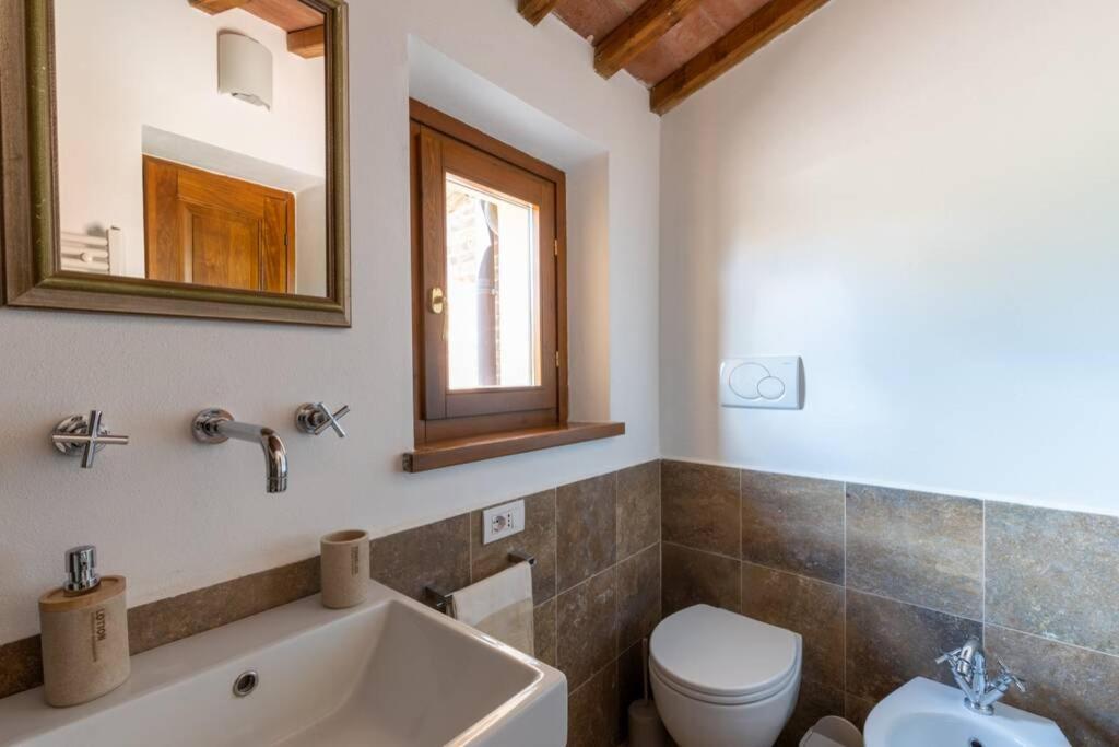 La Piazza - Appartamento Con Vista Sinalunga Eksteriør billede